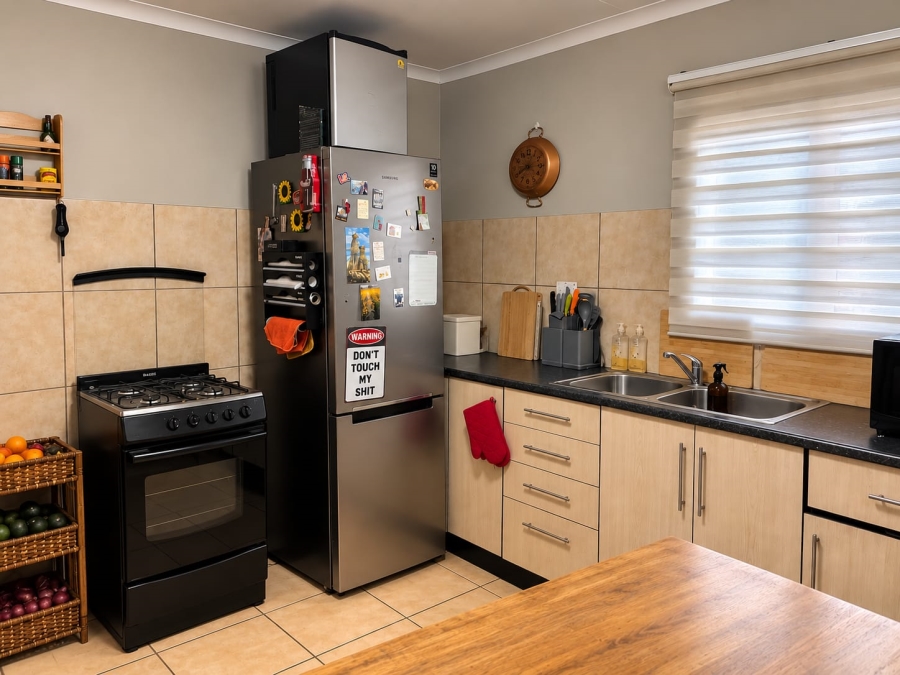 To Let 2 Bedroom Property for Rent in Melodie North West